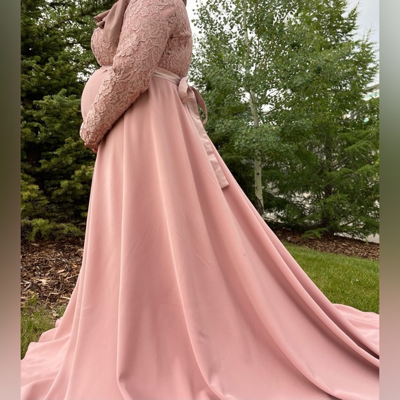 Maternity Photoshoot Dress - Picture 2 of 3